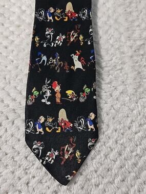 1999 Warner Bros Studio Store Looney Tunes 100% Silk Tie Bugs Bunny Taz